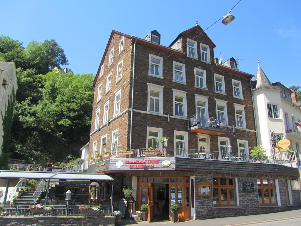 Moselland Hotel Im Enderttal Zum Onkel Willi Кохем Экстерьер фото