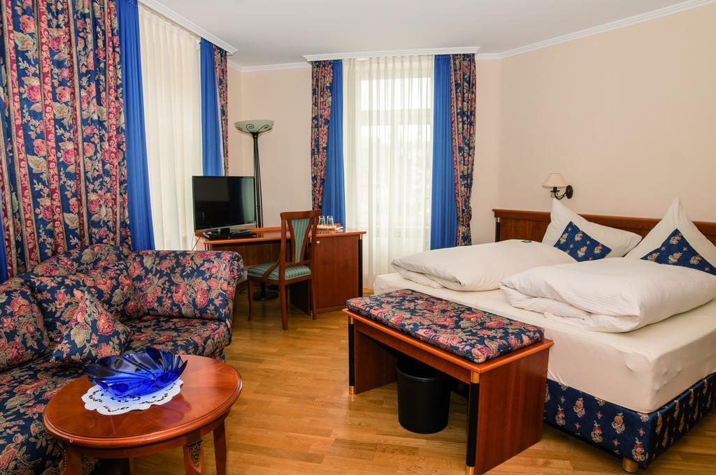 Moselland Hotel Im Enderttal Zum Onkel Willi Кохем Номер фото